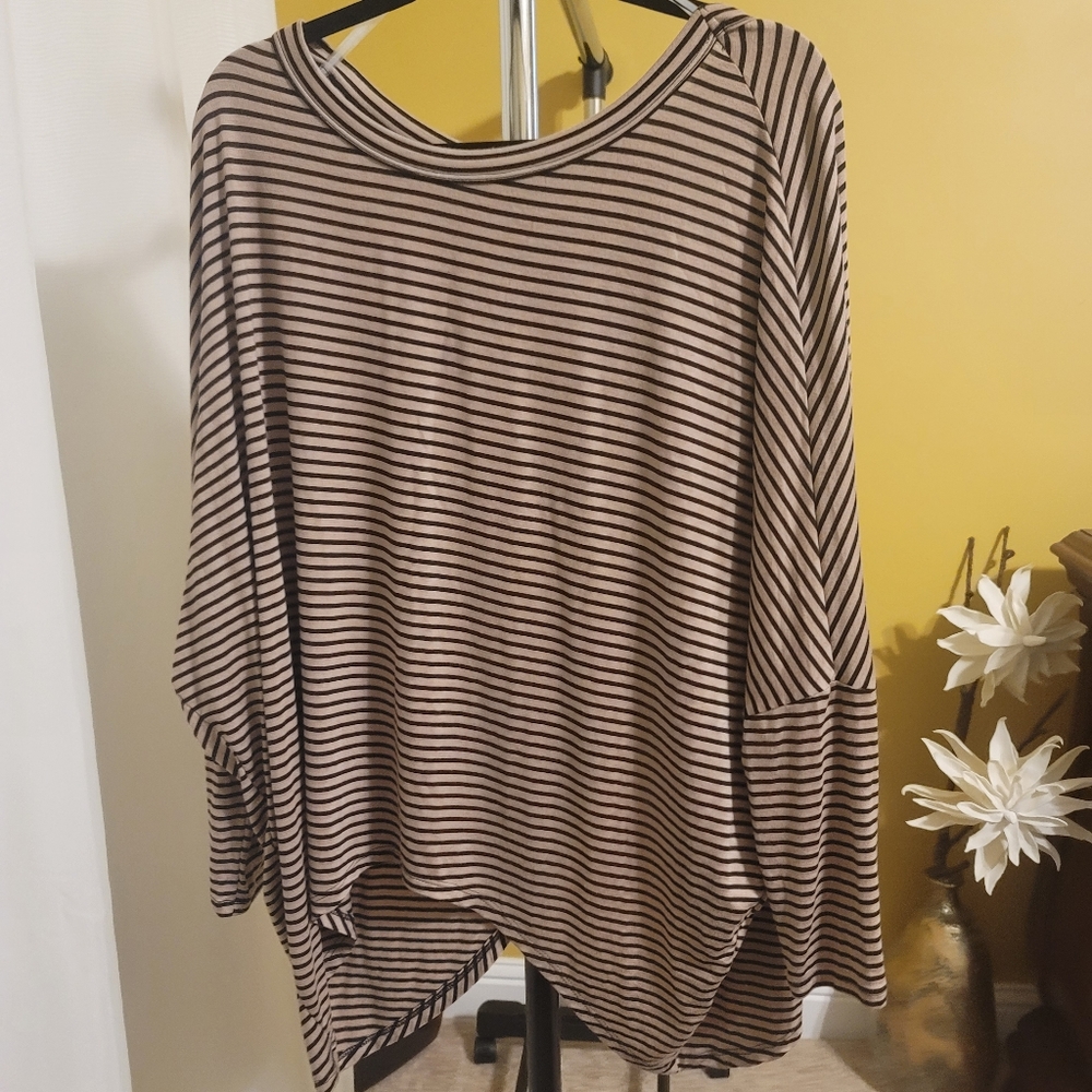 Karlie top size M